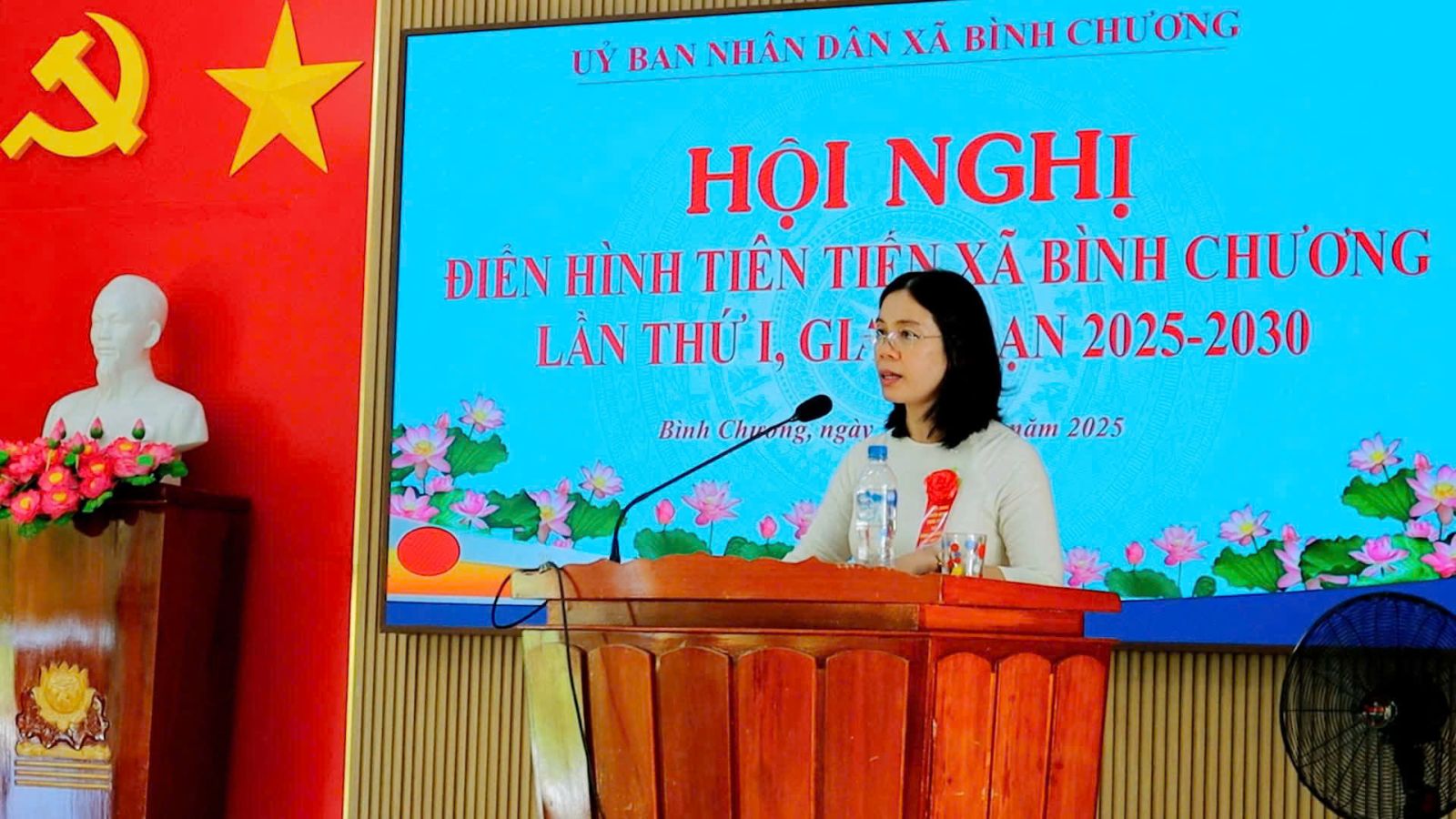 Đồng chí Hoàng Thị Ái Loan – Bí thư Đảng ủy, Chủ tịch HĐND xã phát biểu chỉ đạo tại Hội nghị